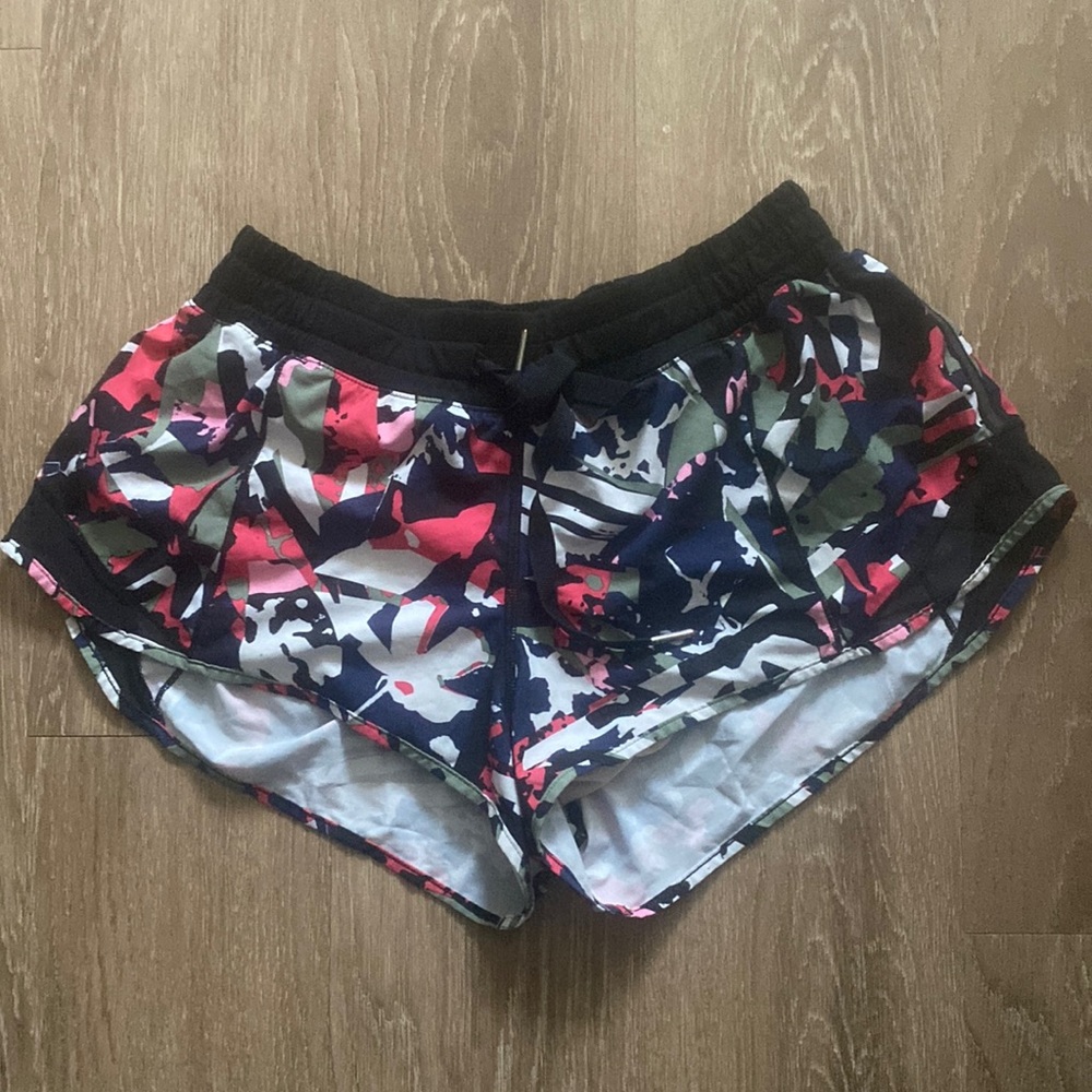 Lululemon Hotty Hot Short. 2.5in inseam